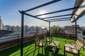 Abaporu Art Hostel